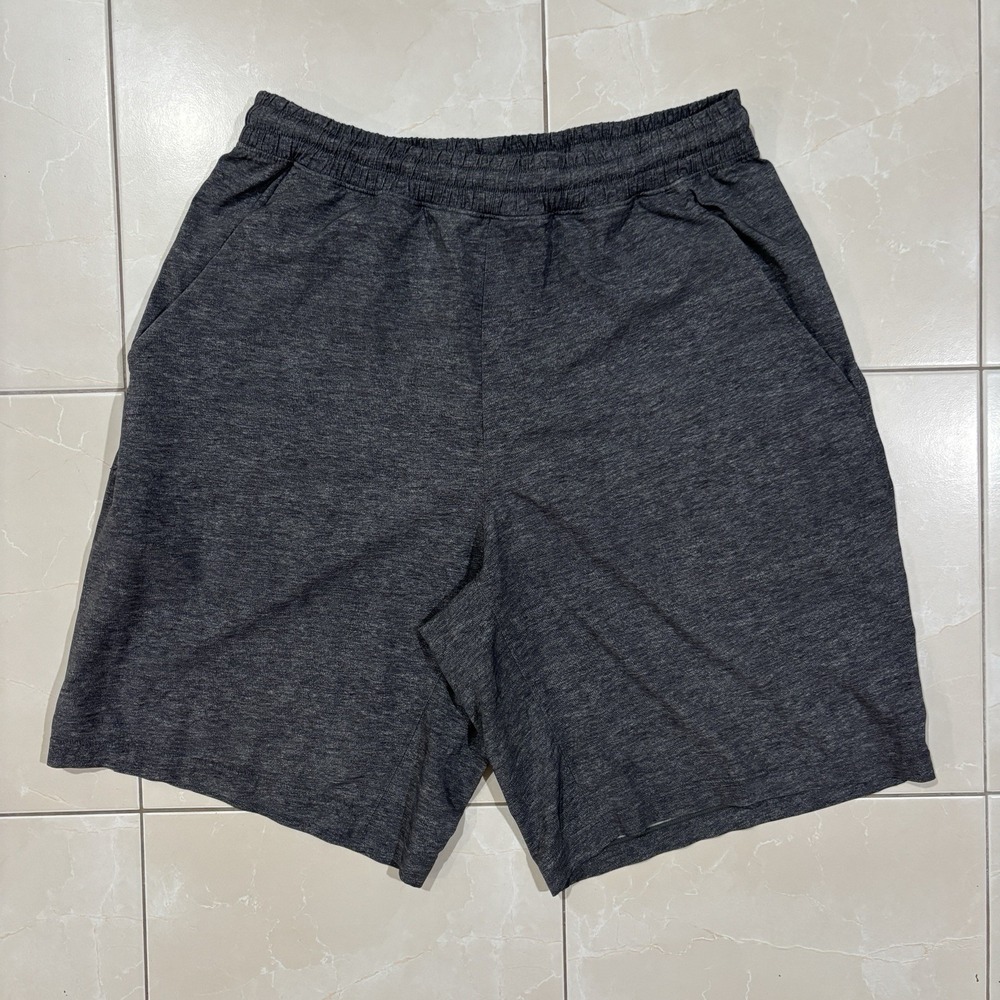 Lululemon Men's Shorts 9 Inch Medium Gray Stretch Work Out Gym Exercise